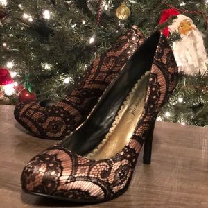 Lulu Townsend Pink and Black Lace Pumps